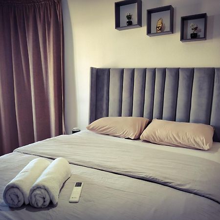 Moderne Appartement Au Plein Centre-Ville En Face Hilton & La Gare De Train Tgv Avec Climatisation Tanger Buitenkant foto