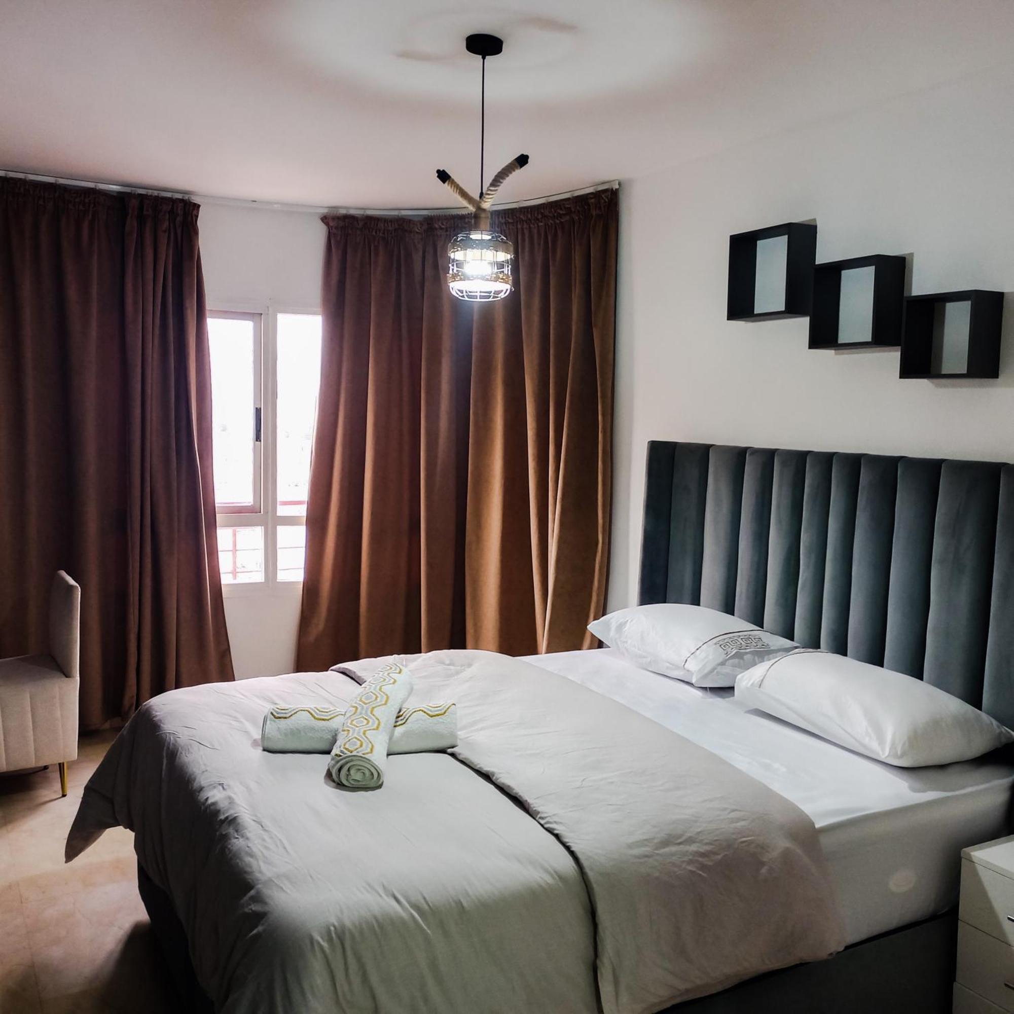 Moderne Appartement Au Plein Centre-Ville En Face Hilton & La Gare De Train Tgv Avec Climatisation Tanger Buitenkant foto