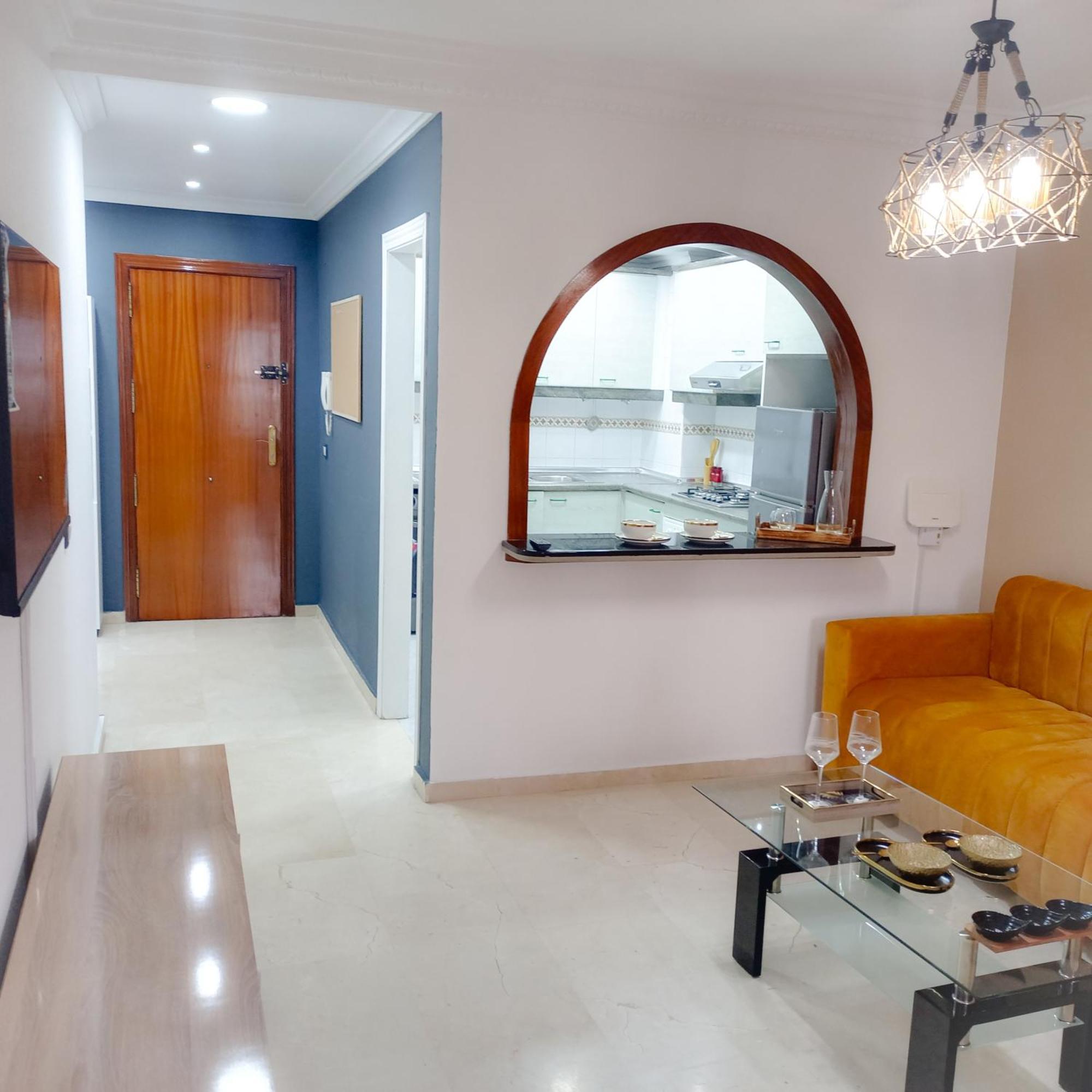 Moderne Appartement Au Plein Centre-Ville En Face Hilton & La Gare De Train Tgv Avec Climatisation Tanger Buitenkant foto