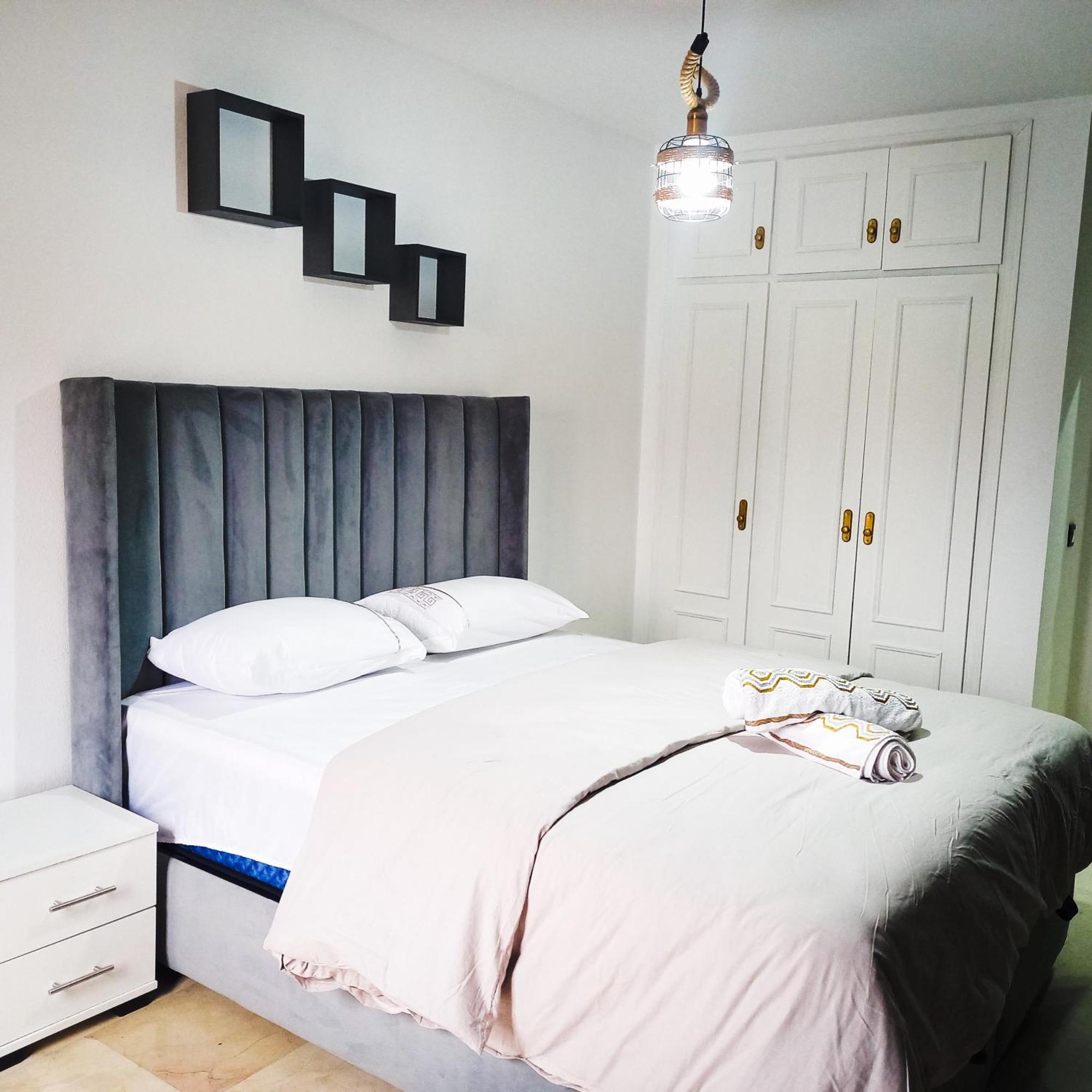 Moderne Appartement Au Plein Centre-Ville En Face Hilton & La Gare De Train Tgv Avec Climatisation Tanger Buitenkant foto