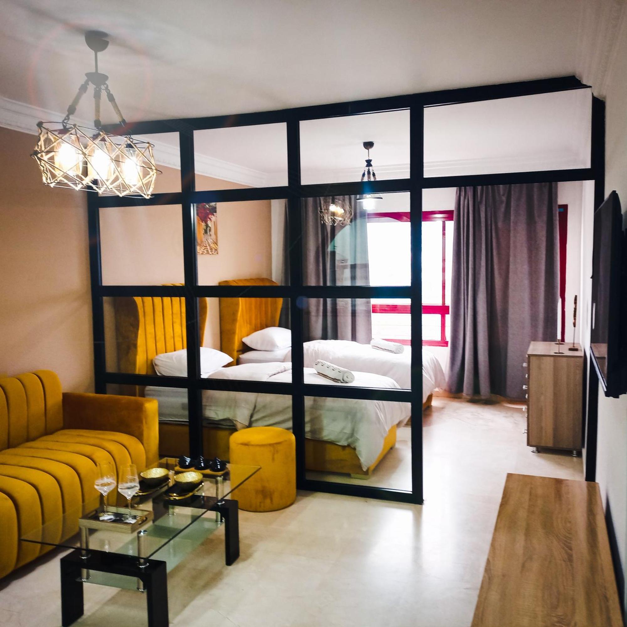Moderne Appartement Au Plein Centre-Ville En Face Hilton & La Gare De Train Tgv Avec Climatisation Tanger Buitenkant foto