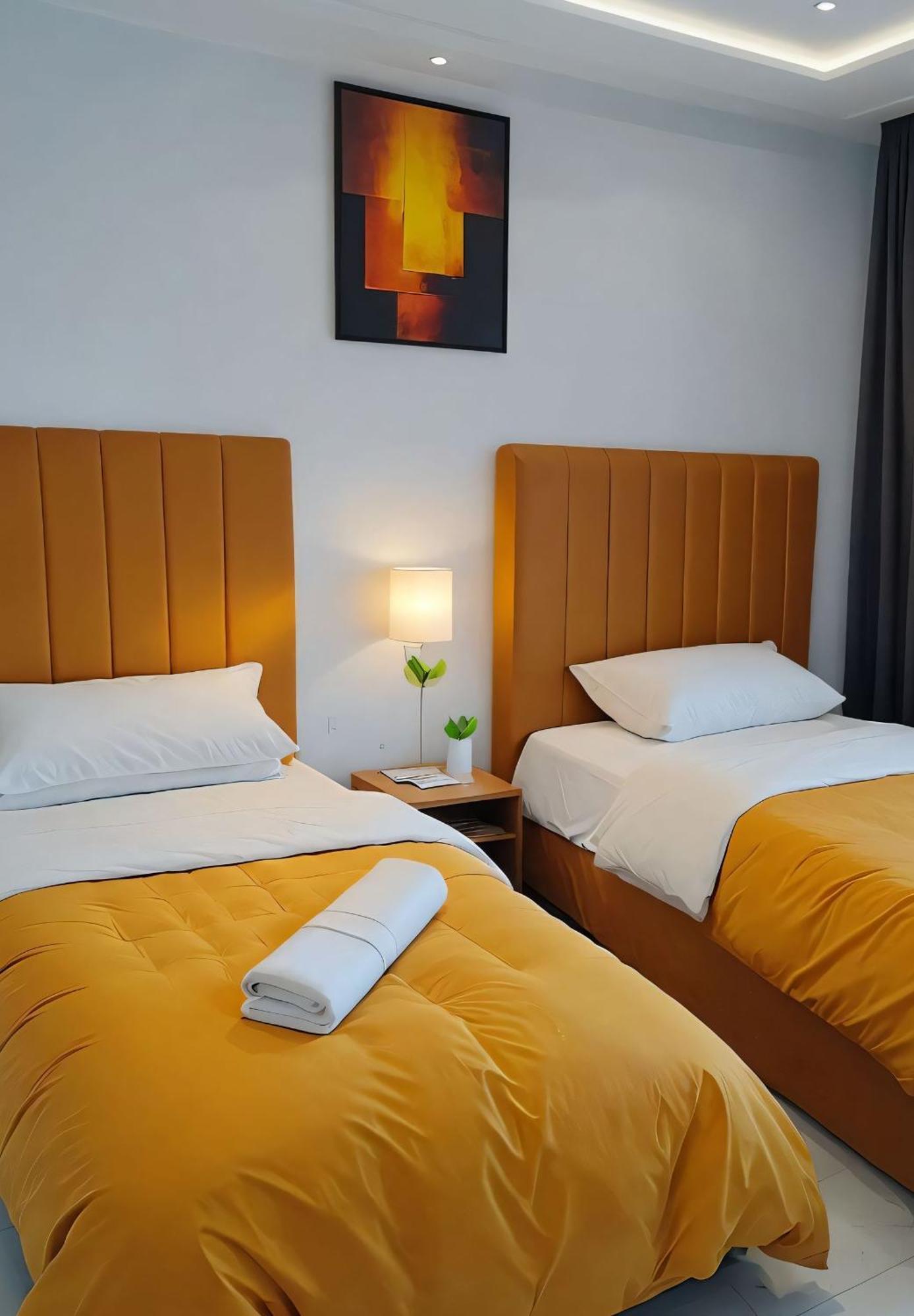 Moderne Appartement Au Plein Centre-Ville En Face Hilton & La Gare De Train Tgv Avec Climatisation Tanger Buitenkant foto